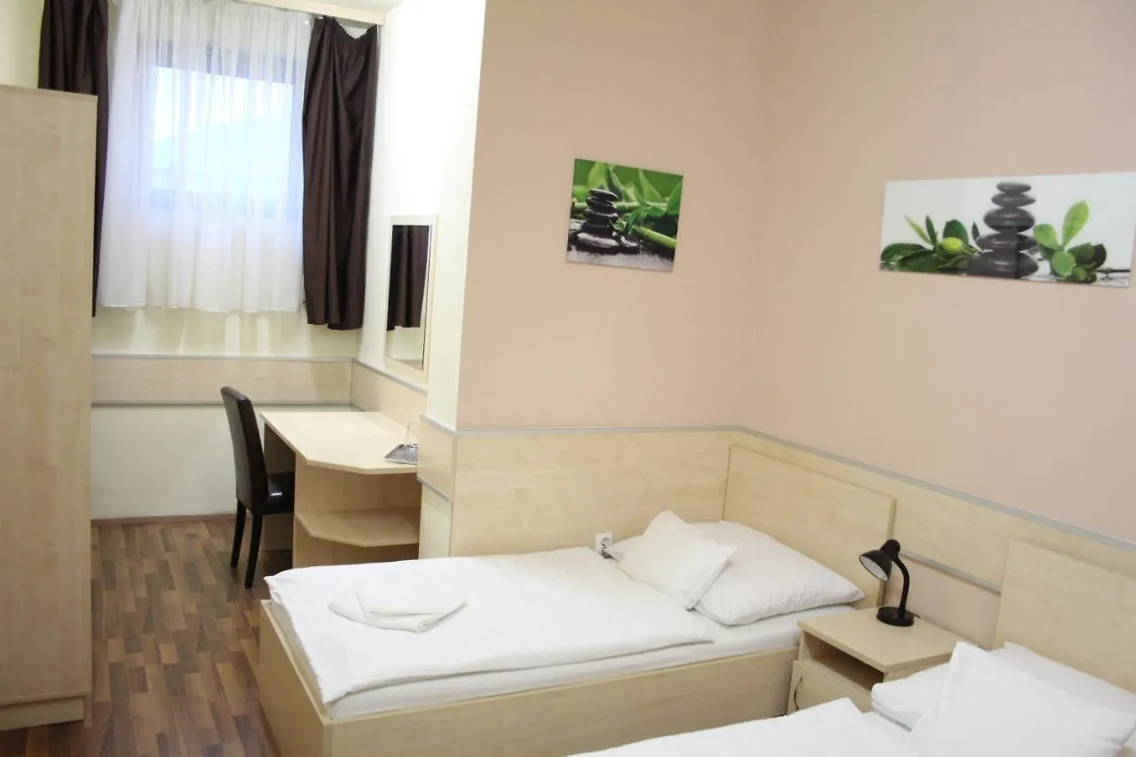 Corner Hotel Angyalfoeld Budapest